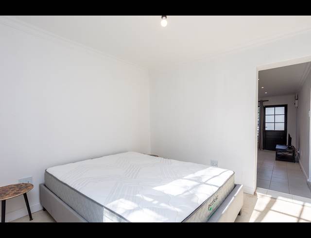 1 BEDROOM FLAT TO LET IN CLAREMONT